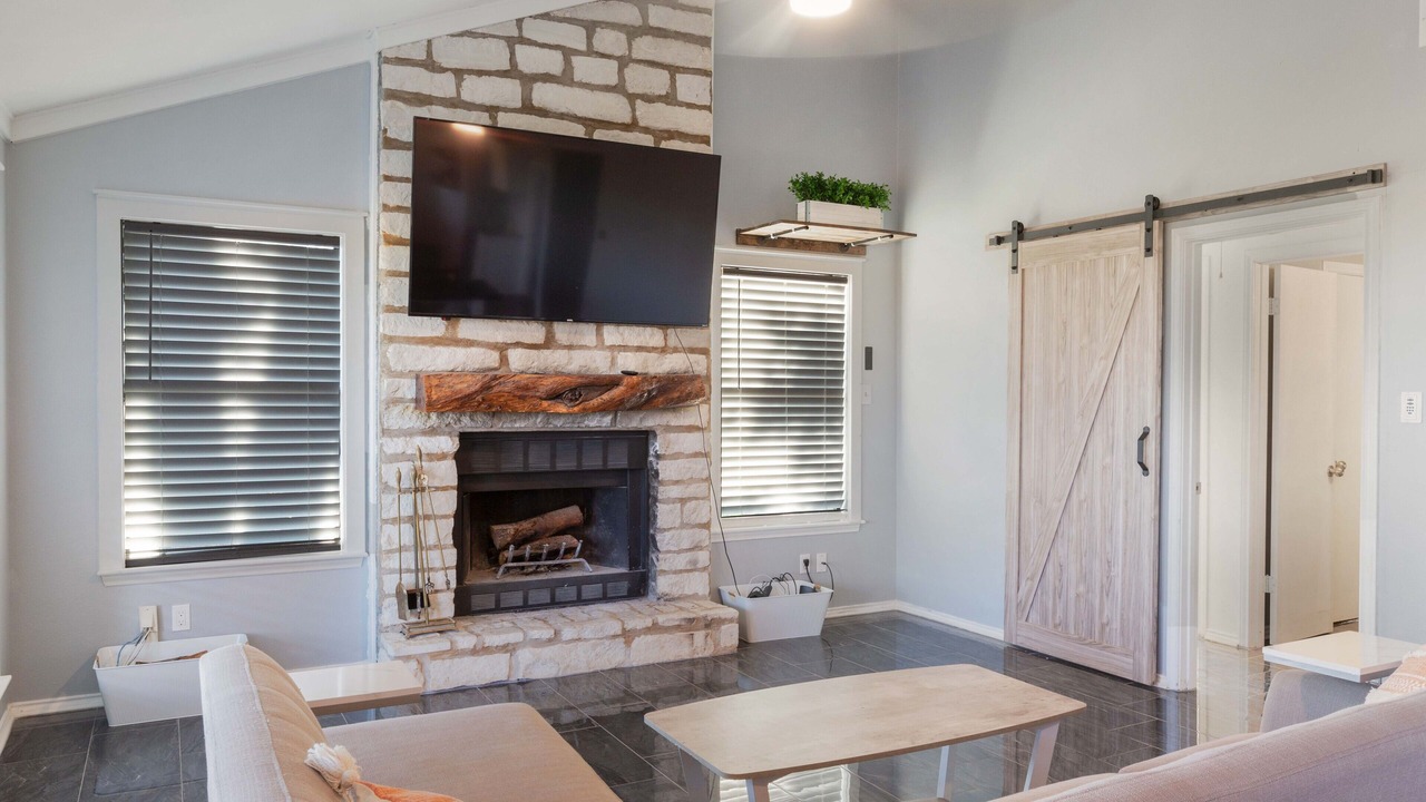 Photo of Livingroom in Bastrop