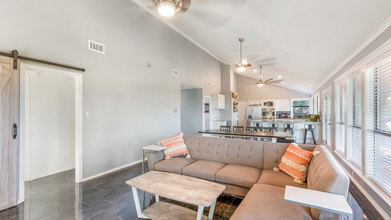 Photo of Livingroom in Bastrop