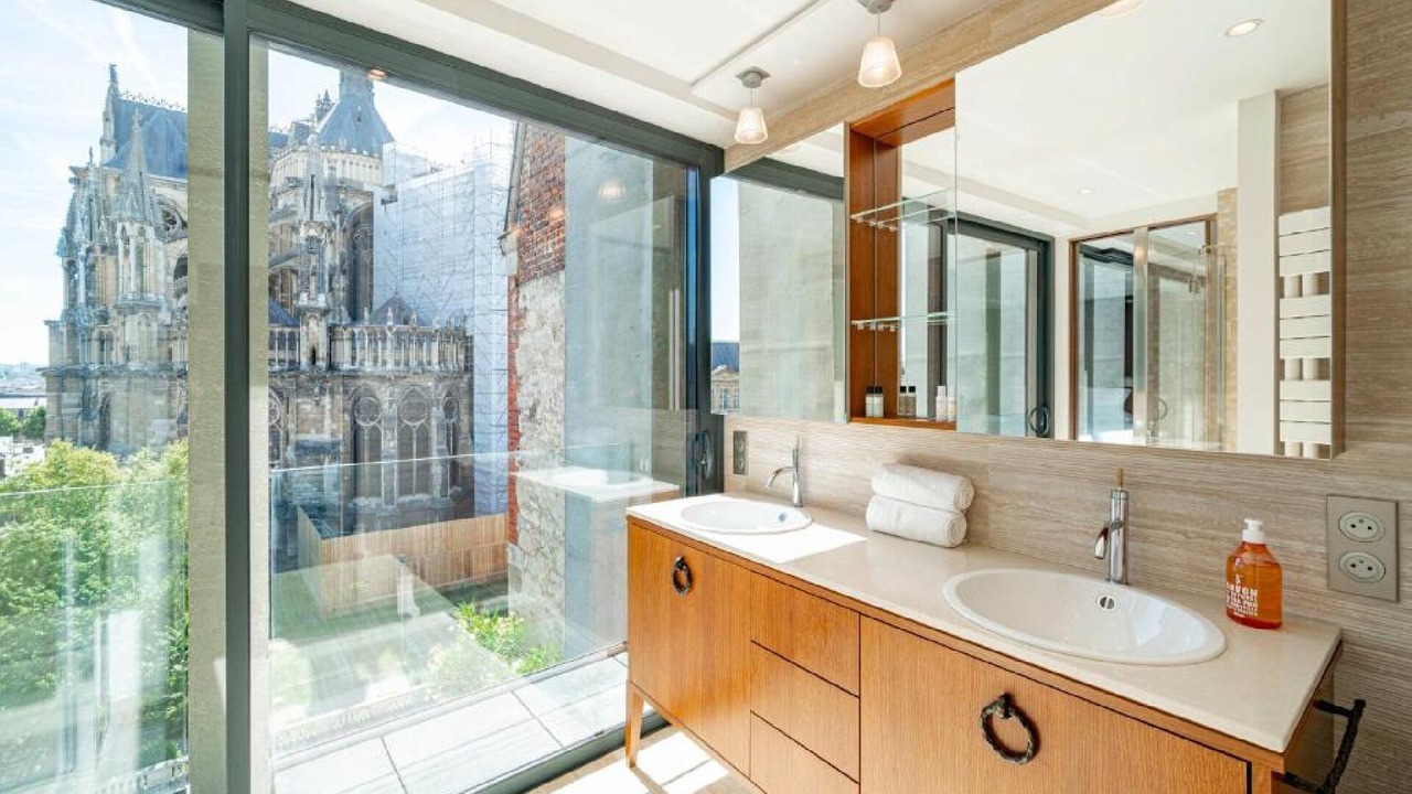 Photo of Bathroom in Reims City Centre