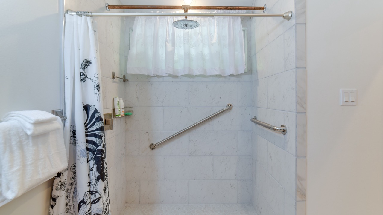 Photo of Bathroom in Pauwela