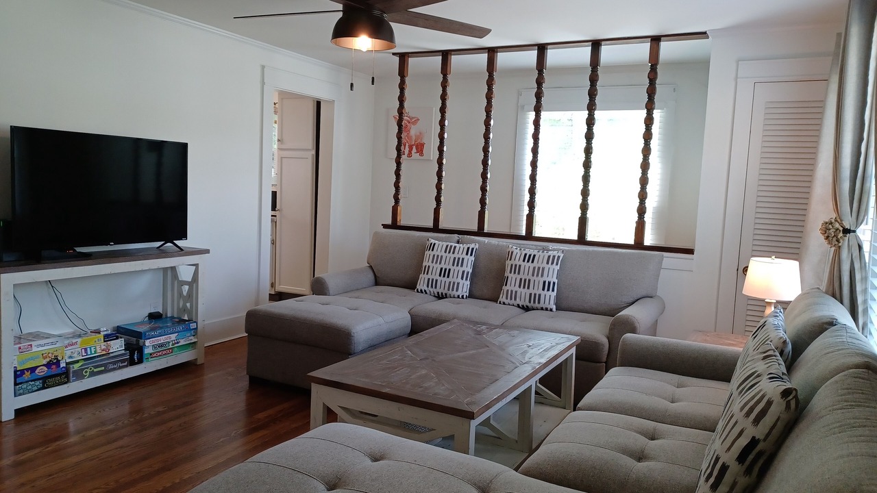 Photo of Livingroom in McMinnville