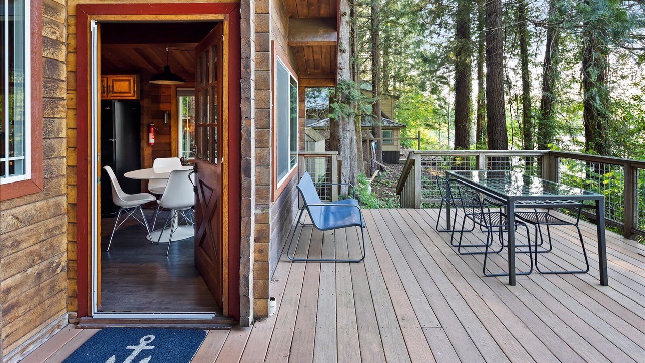 Photo of Outdoor in Gold Bar