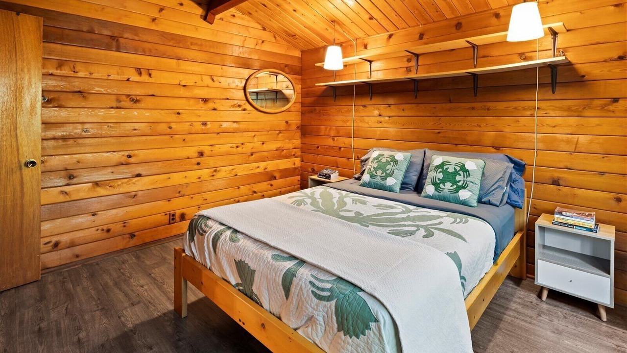 Photo of Bedroom in Gold Bar