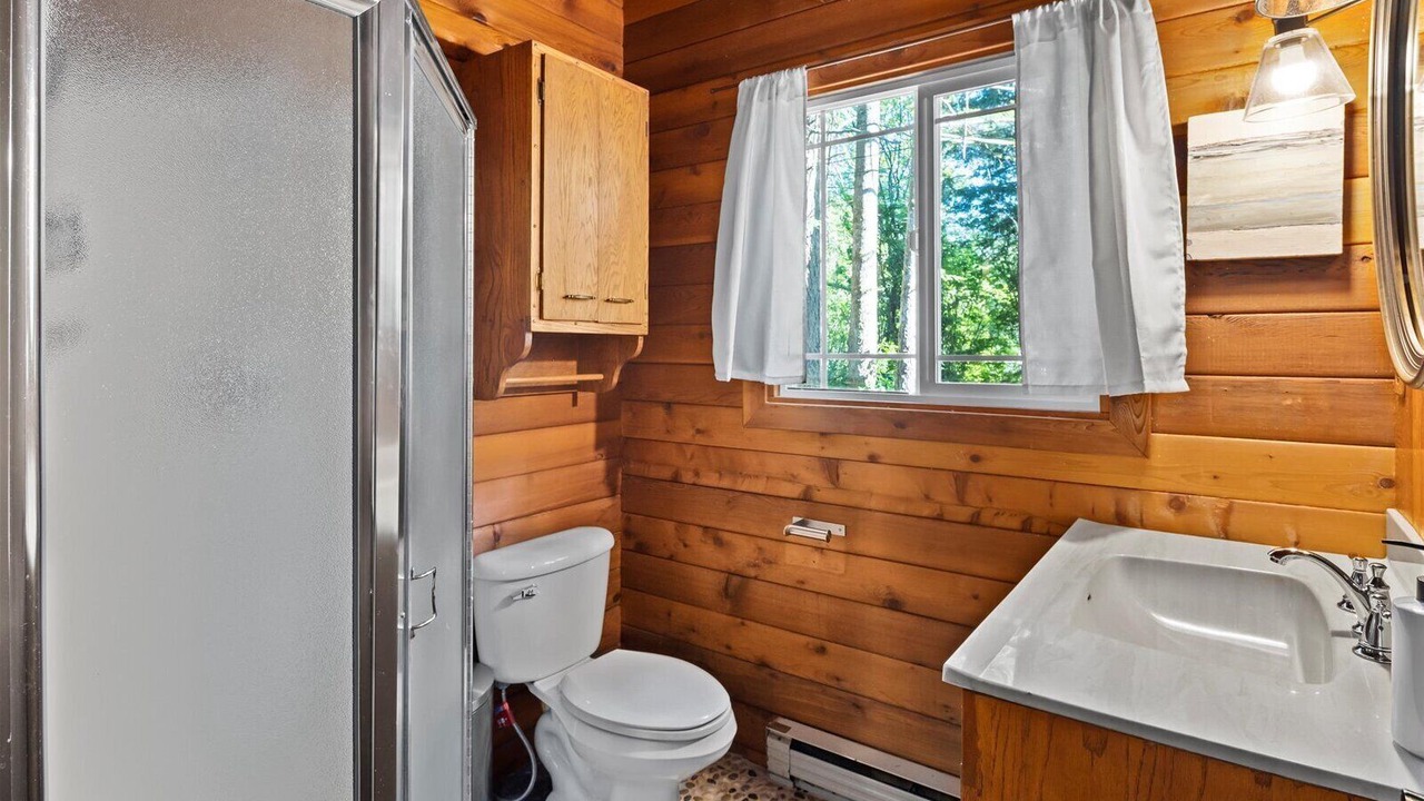 Photo of Bathroom in Gold Bar