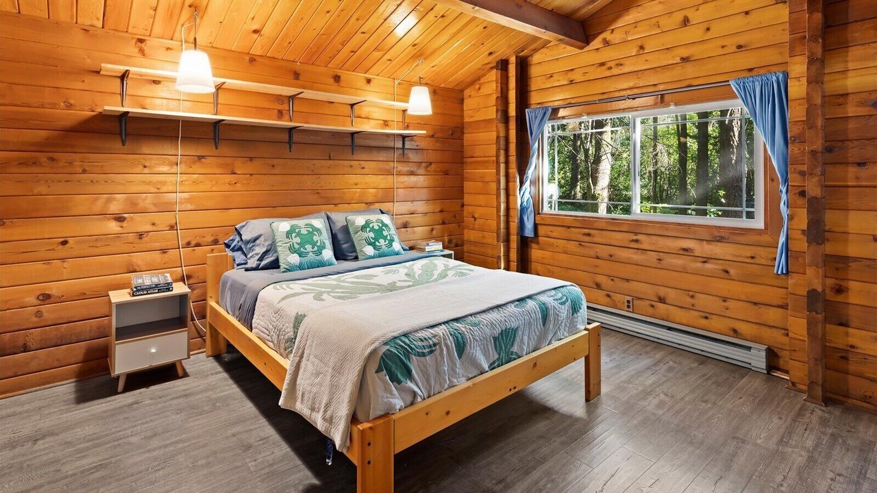 Photo of Bedroom in Gold Bar