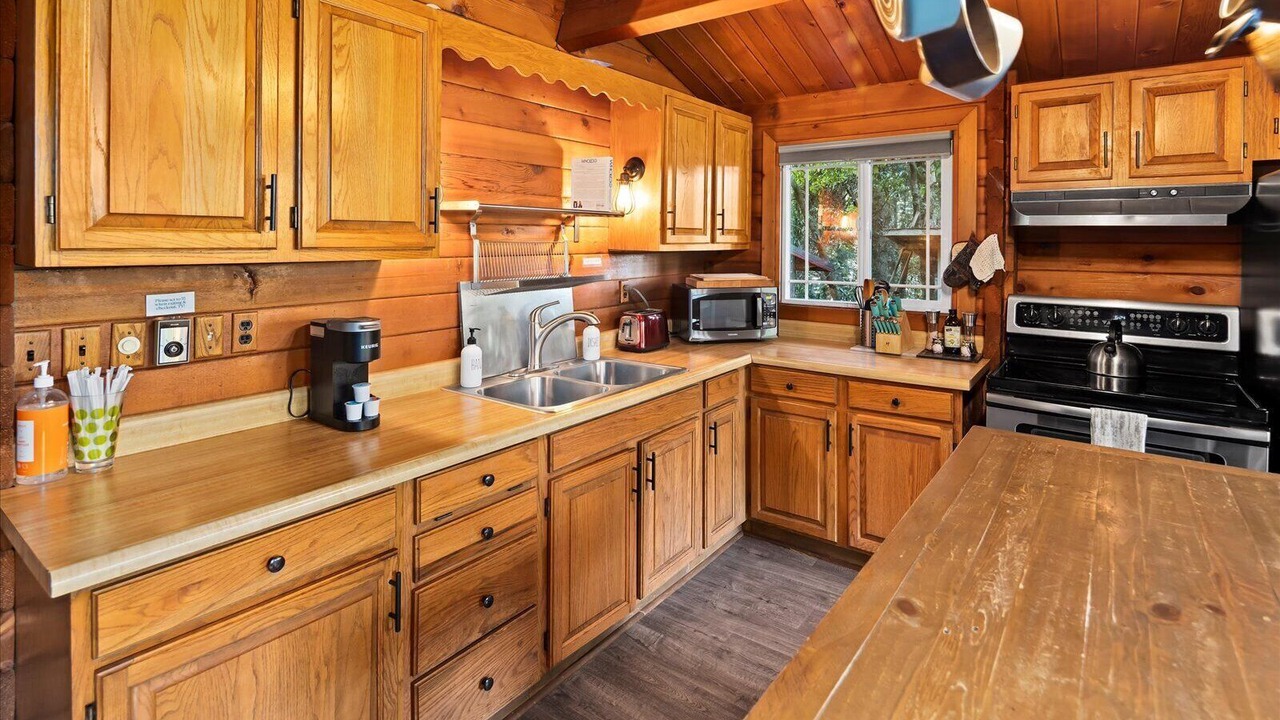 Photo of Kitchen in Gold Bar