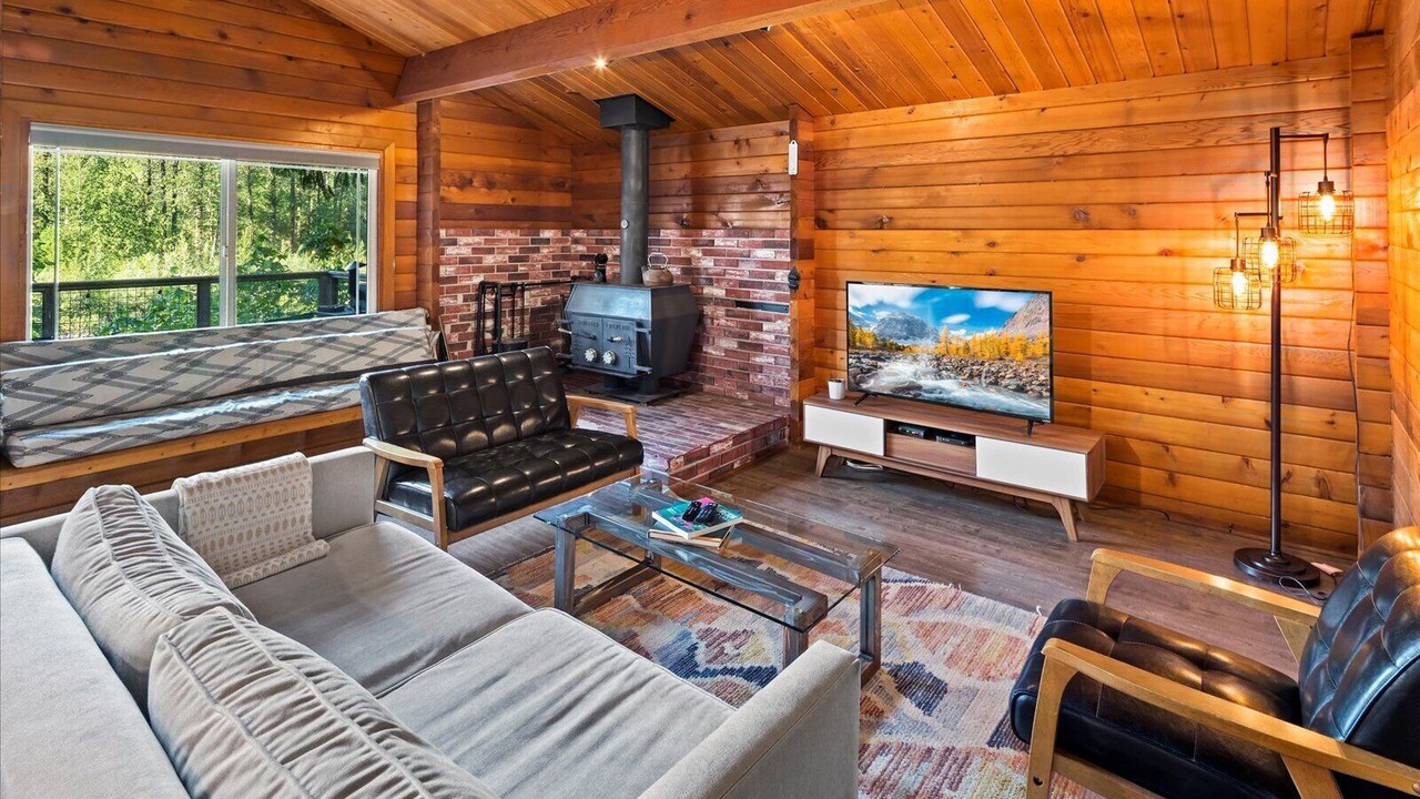 Photo of Livingroom in Gold Bar