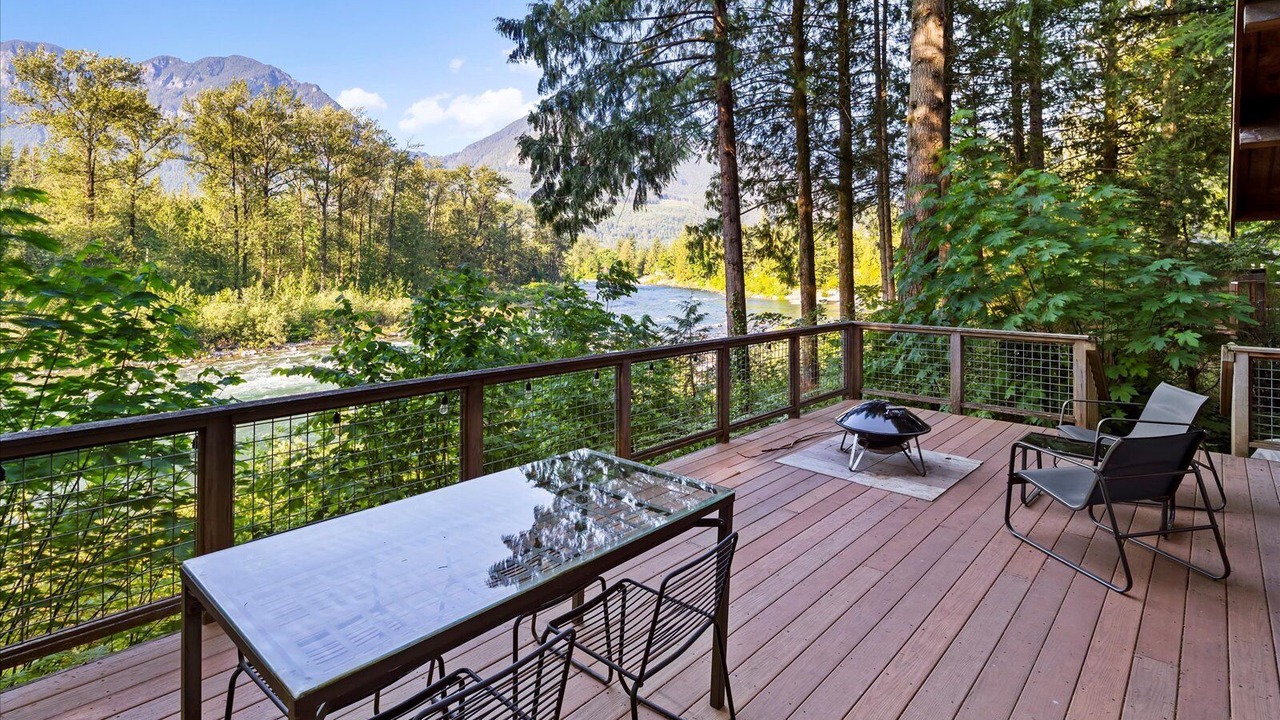 Photo of Outdoor in Gold Bar