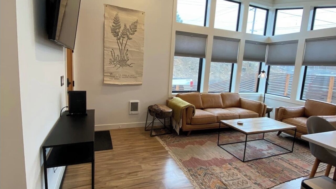 Photo of Livingroom in River West