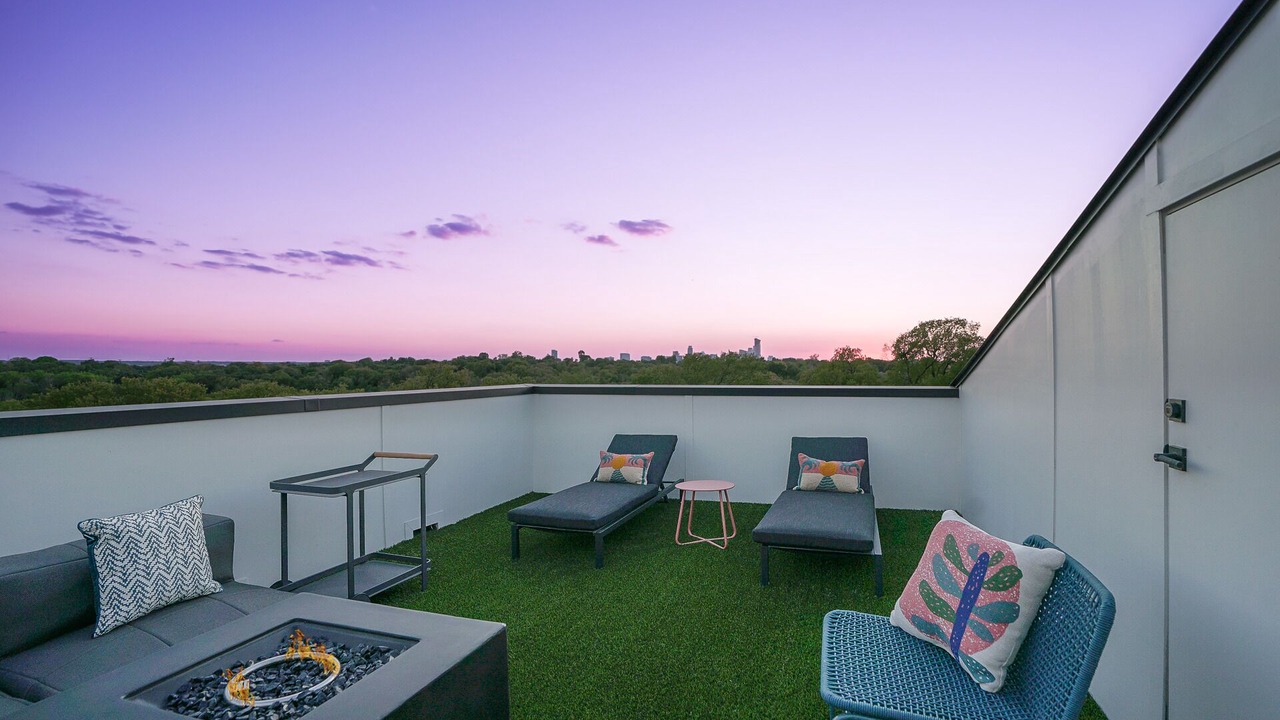 Photo of Patio Balcony in MLK