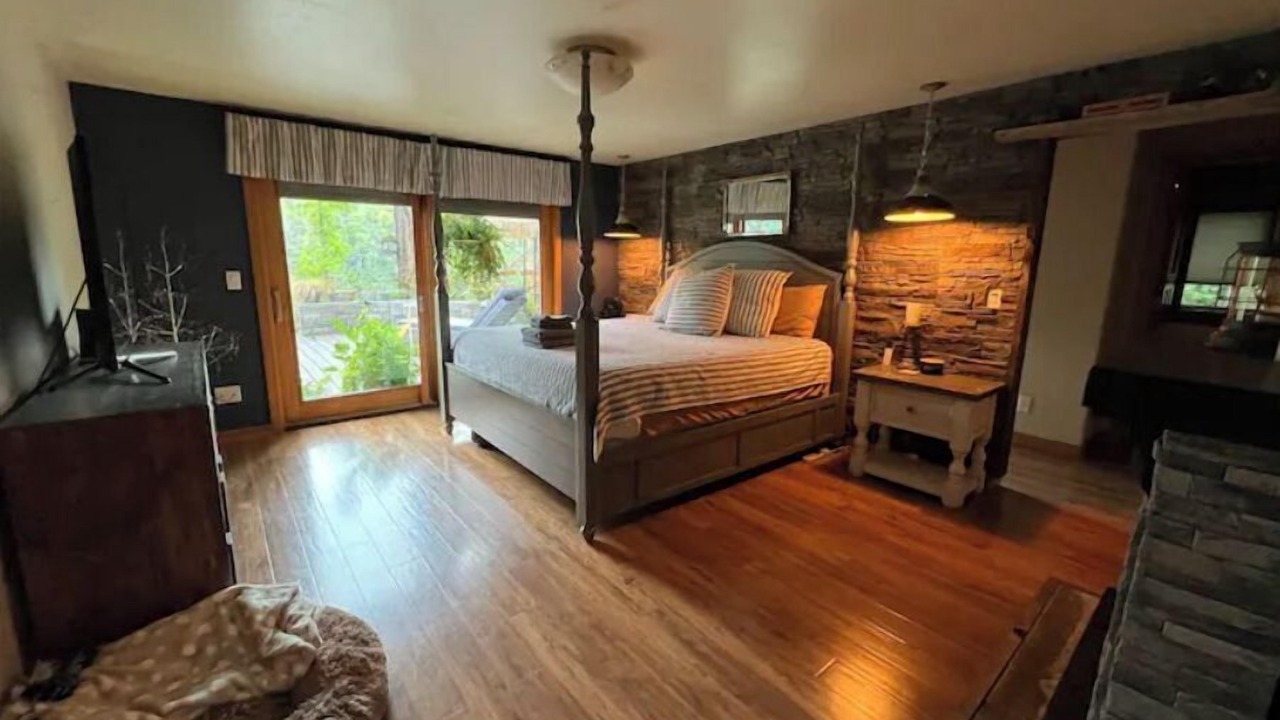 Photo of Bedroom in Walterville