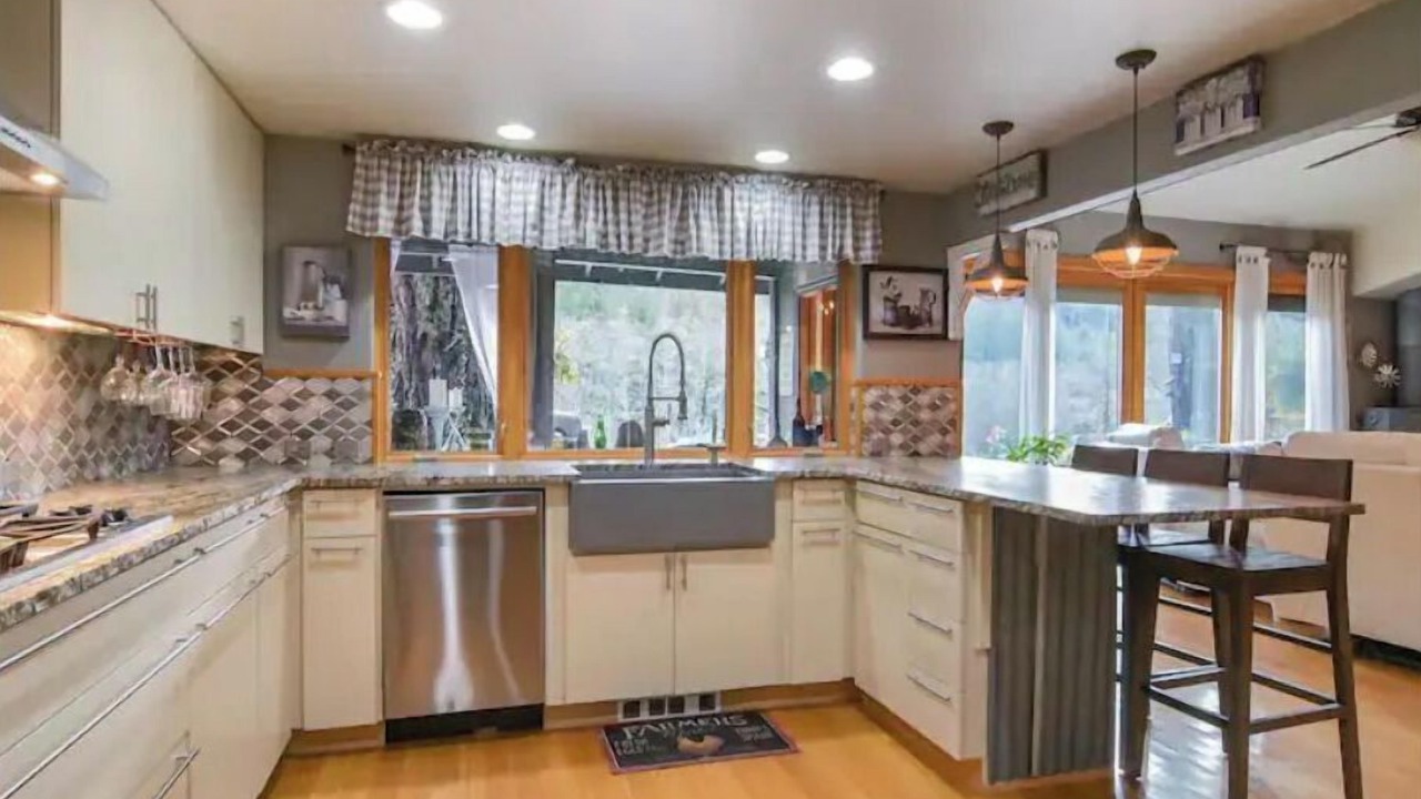 Photo of Kitchen in Walterville