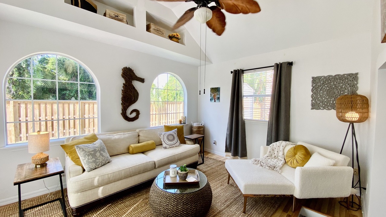 Photo of Livingroom in Marineland Acres