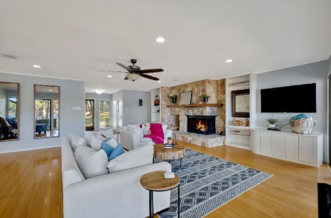 Photo of Livingroom in Nacogdoches