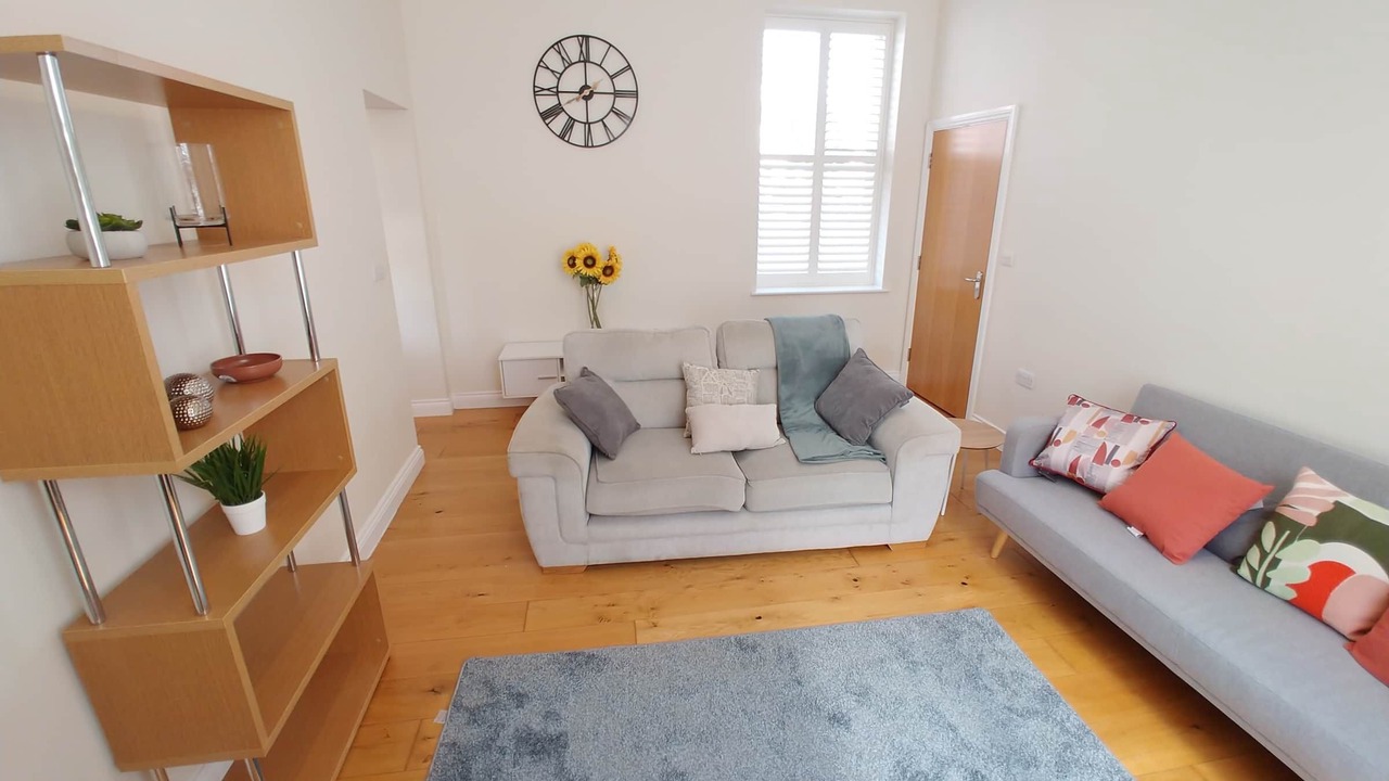 Photo of Livingroom in Reigate