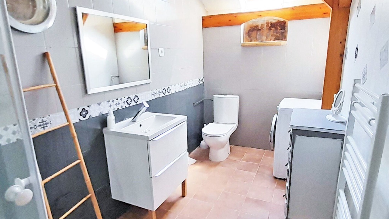 Photo of Bathroom in Breugnon