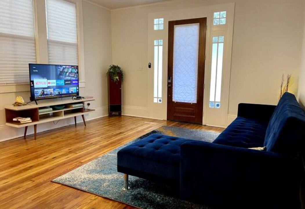 Photo of Livingroom in Mid-City