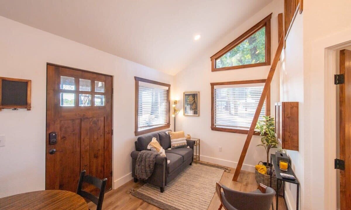 Photo of Livingroom in Elm Mott