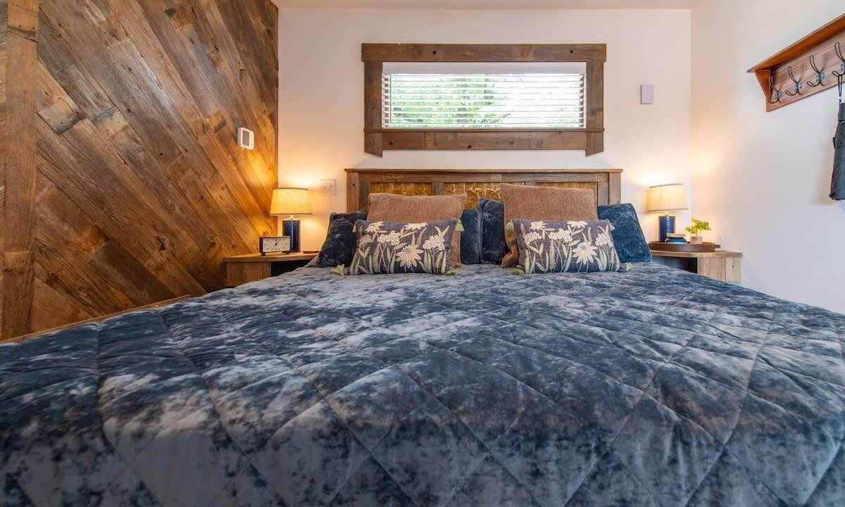 Photo of Bedroom in Elm Mott