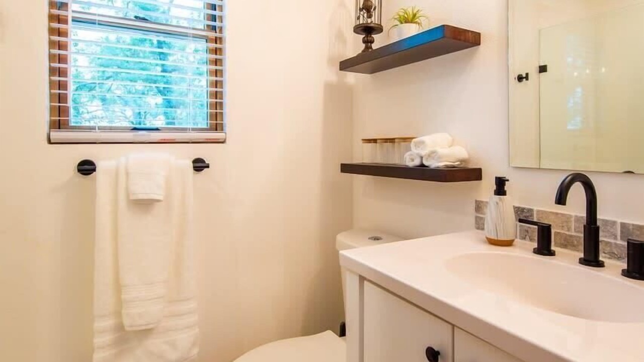 Photo of Bathroom in Elm Mott