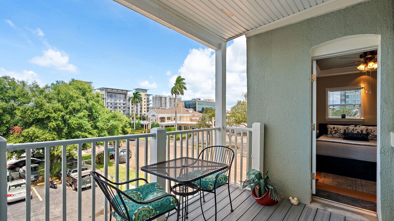 Photo of Patio Balcony in St. Petersburg