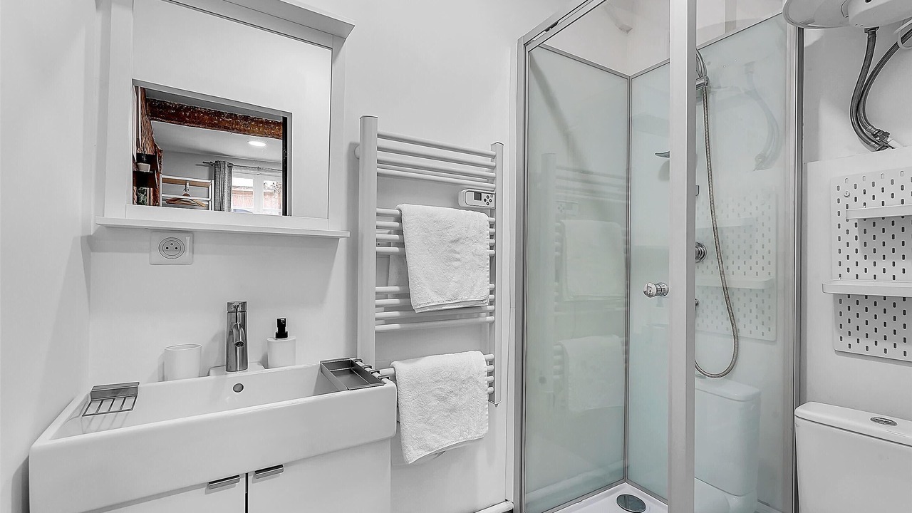 Photo of Bathroom in Carmes
