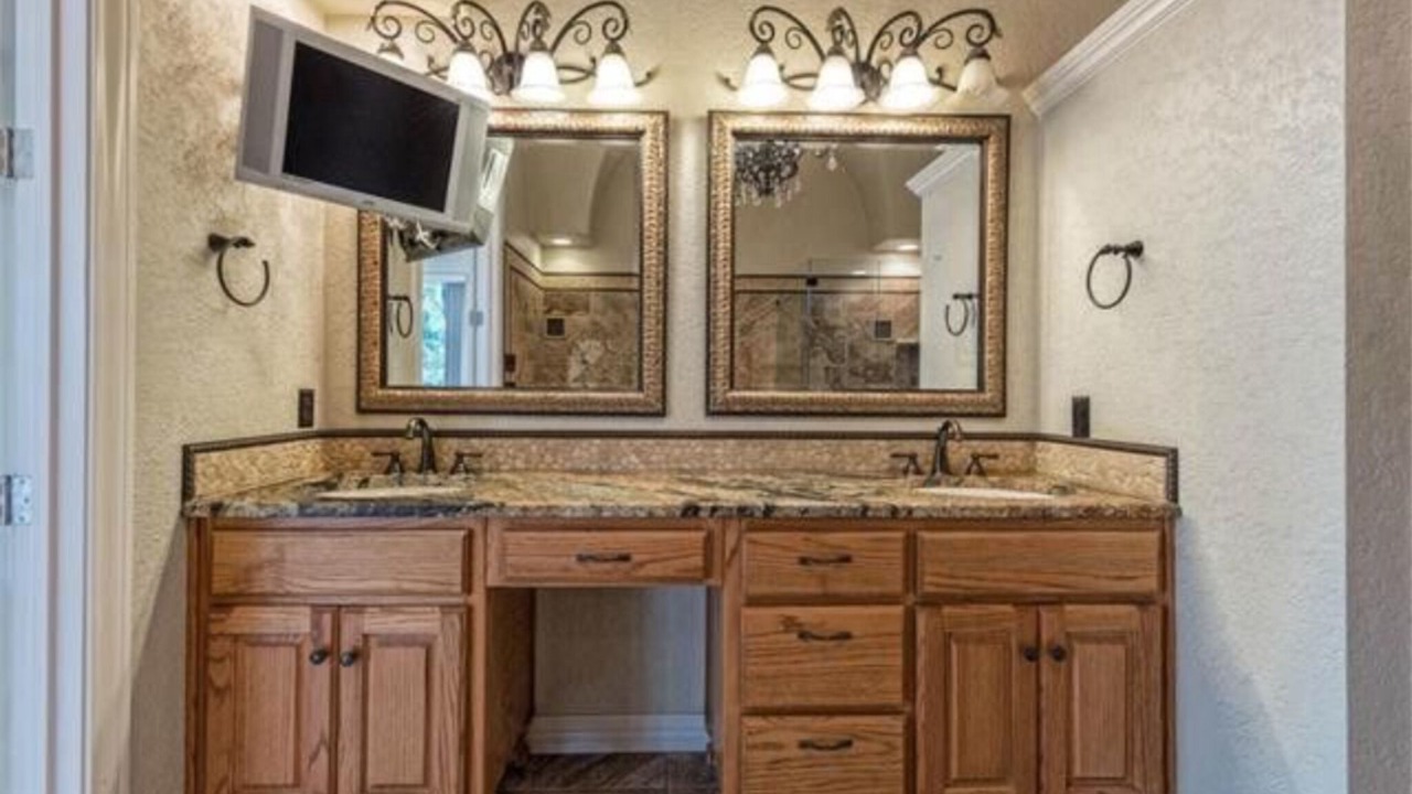 Photo of Bathroom in Laguna Park