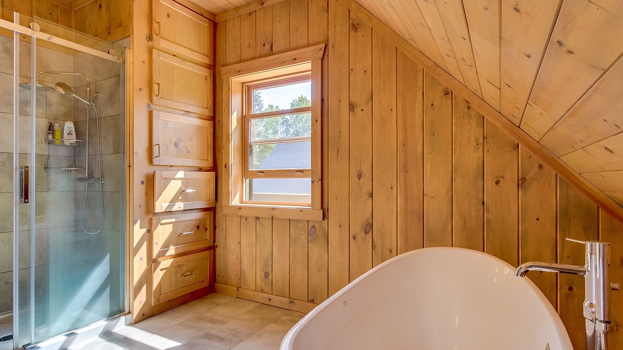 Photo of Bathroom in Saint-Alexis-des-Monts