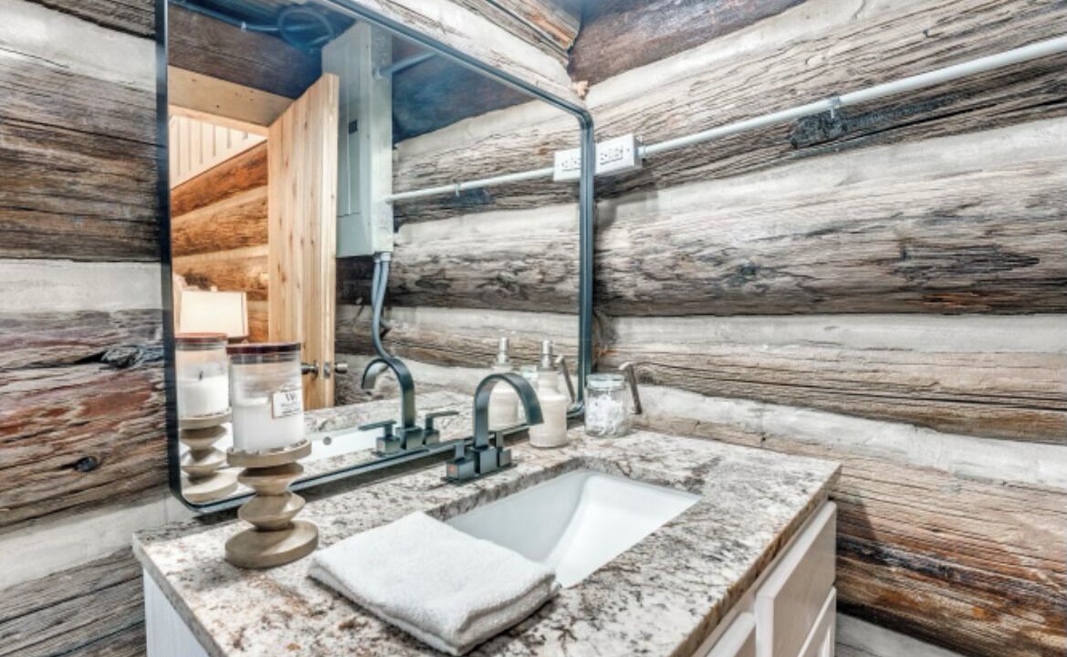 Photo of Bathroom in Shawnee