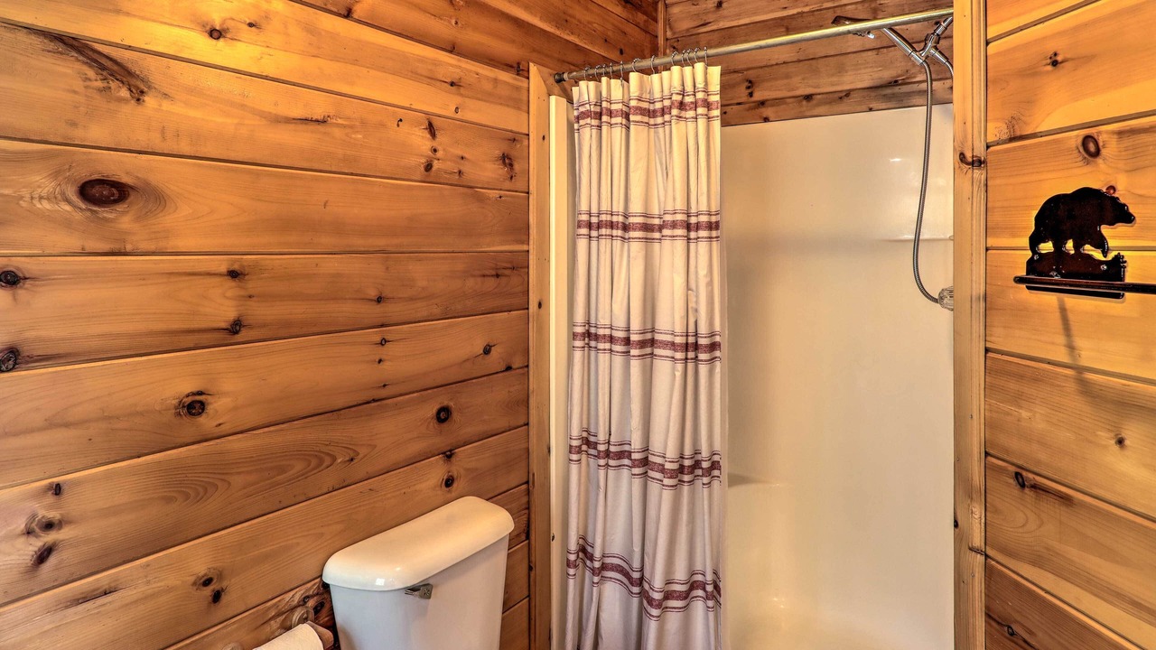 Photo of Bathroom in Hidden Lake