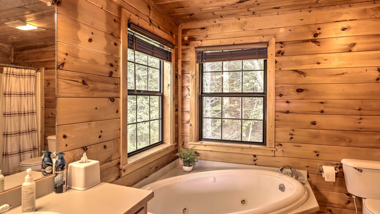 Photo of Bathroom in Hidden Lake