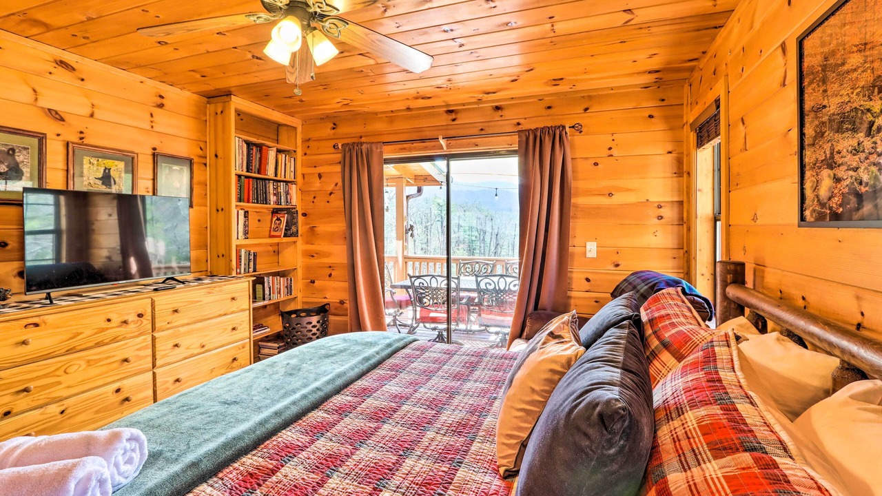 Photo of Bedroom in Hidden Lake