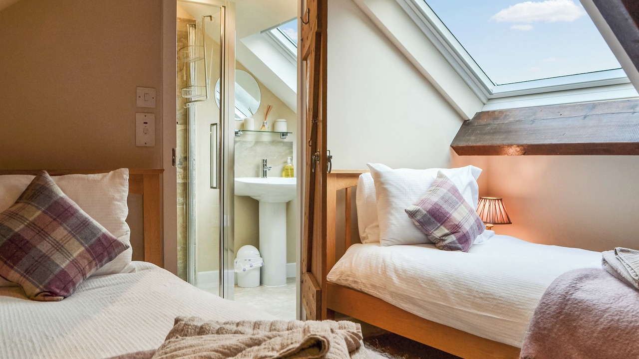 Photo of Others in Manesty