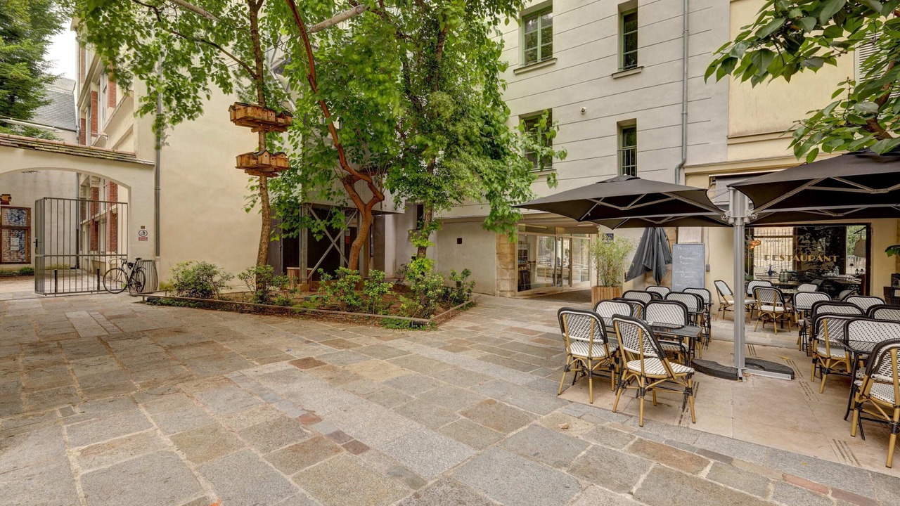 Photo of Outdoor in Arsenal