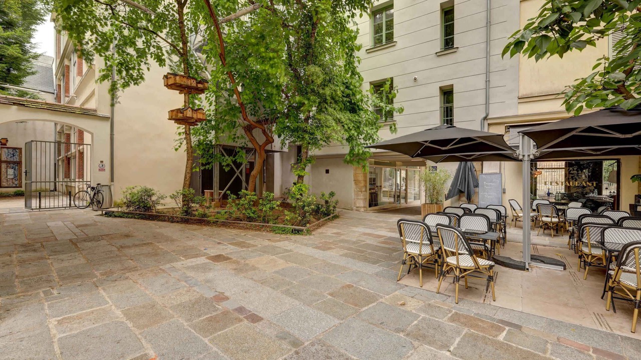 Photo of Outdoor in Arsenal