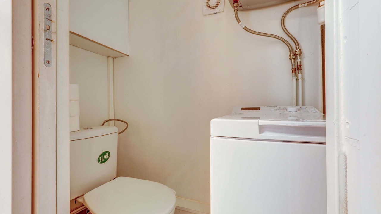 Photo of Bathroom in Arsenal
