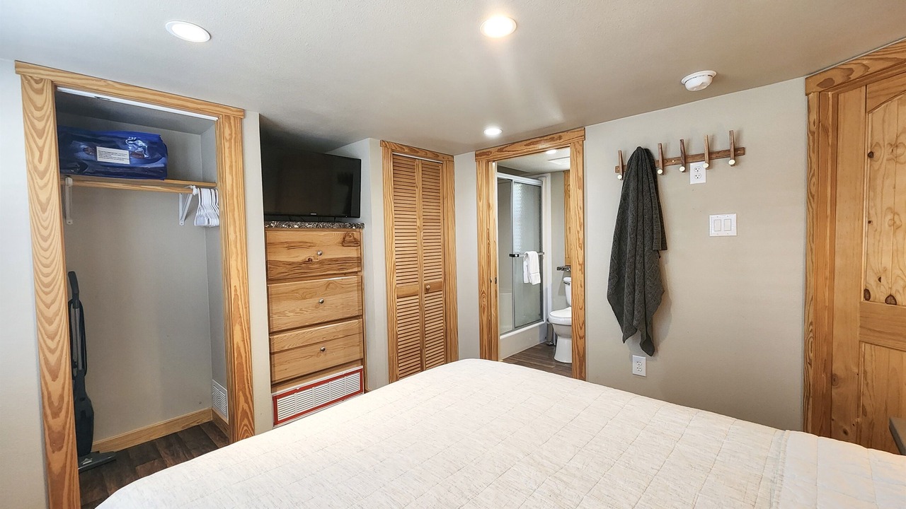 Photo of Bedroom in Staples