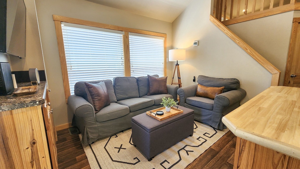 Photo of Livingroom in Staples