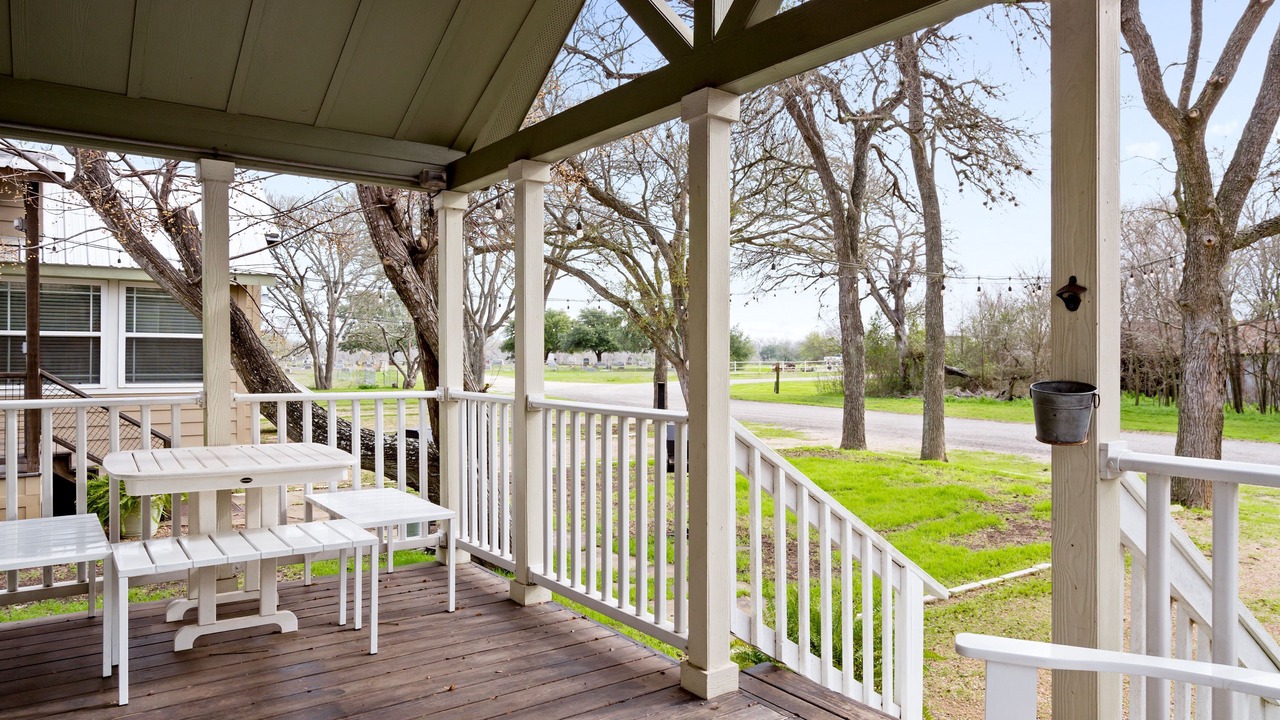 Photo of Patio Balcony in Staples