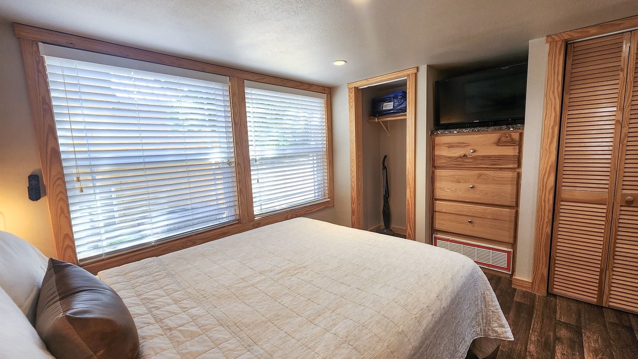 Photo of Bedroom in Staples