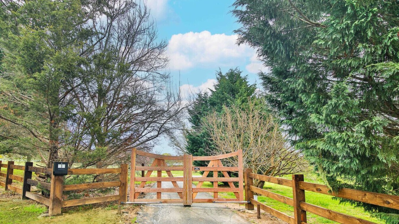 Photo of Others in Robin Hill