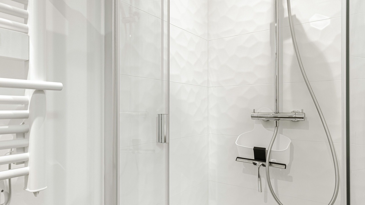 Photo of Bathroom in Montfort-le-Gesnois