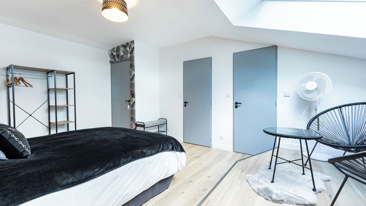 Photo of Bedroom in Montfort-le-Gesnois