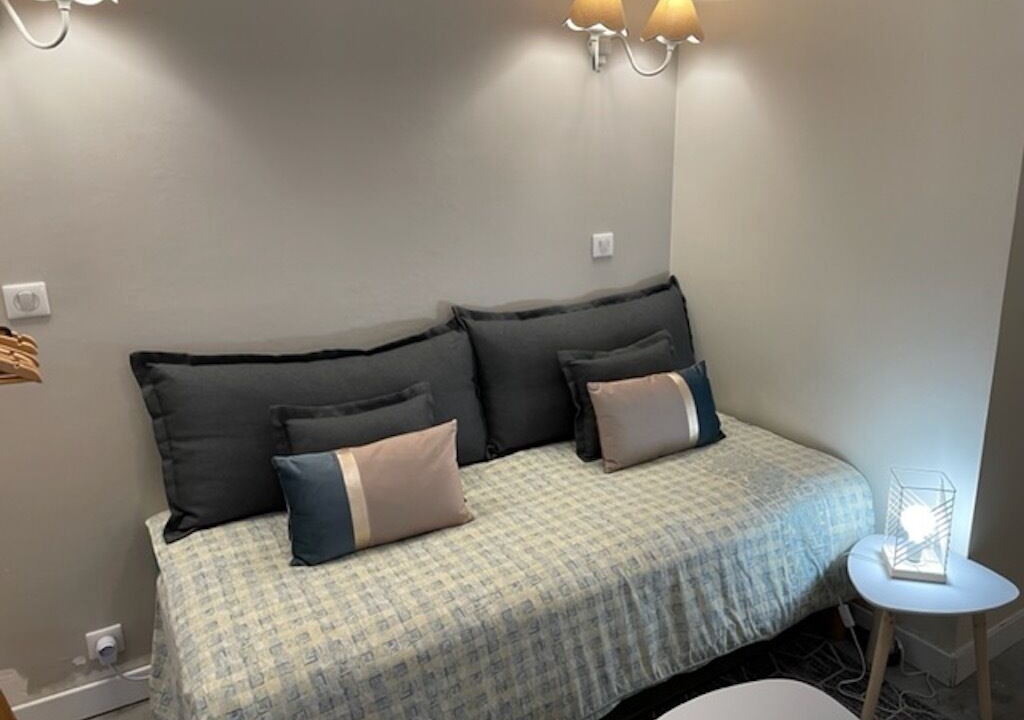Photo of Bedroom in Arts-et-Metiers
