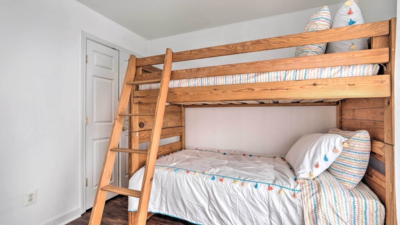 Photo of Bedroom in Neabsco
