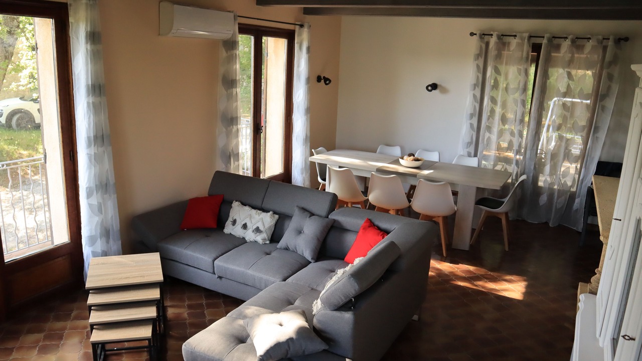 Photo of Livingroom in Valaurie