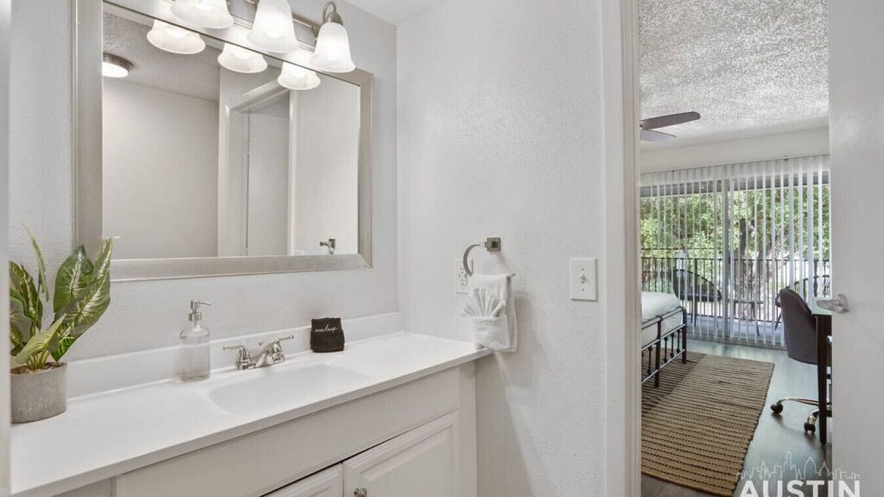 Photo of Bathroom in Hyde Park
