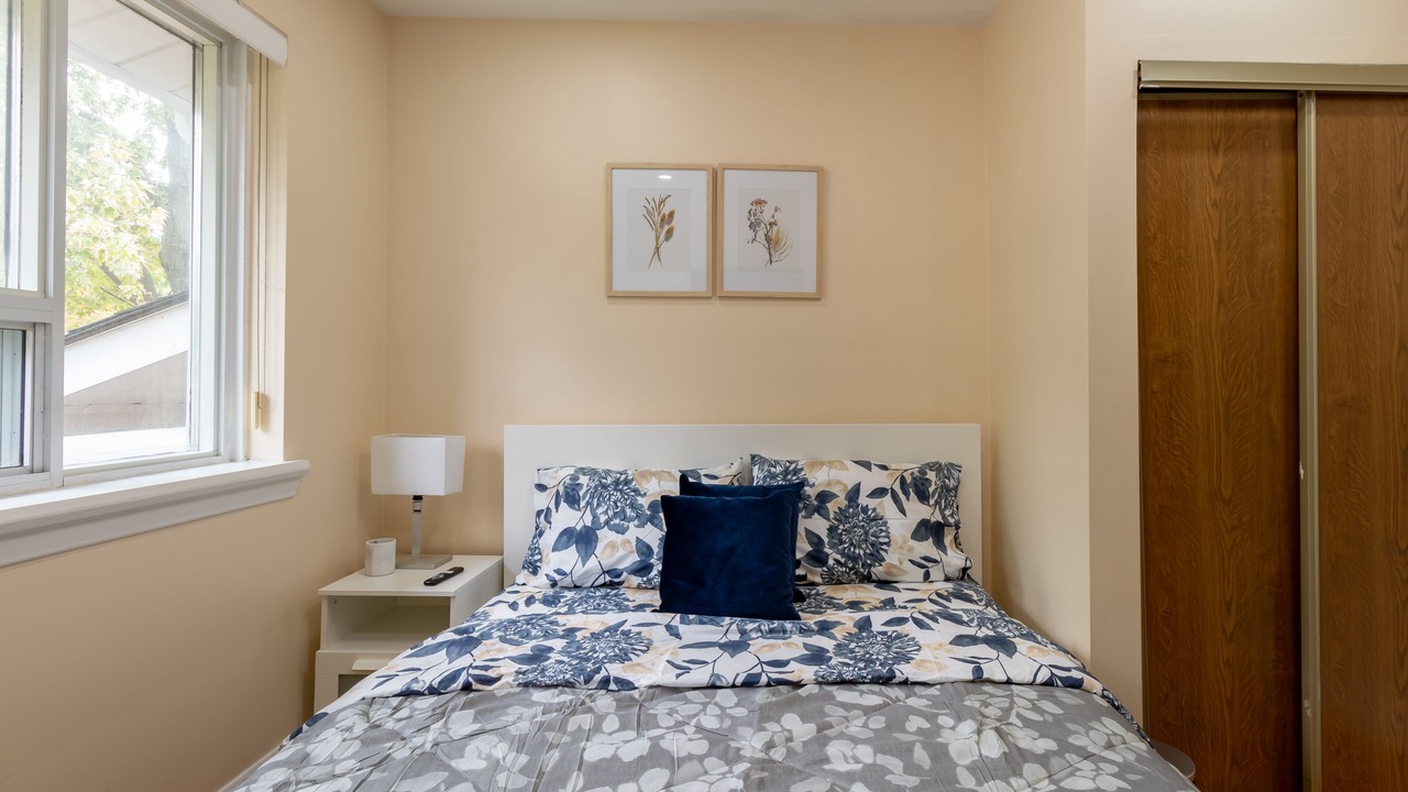 Photo of Bedroom in Markland Wood