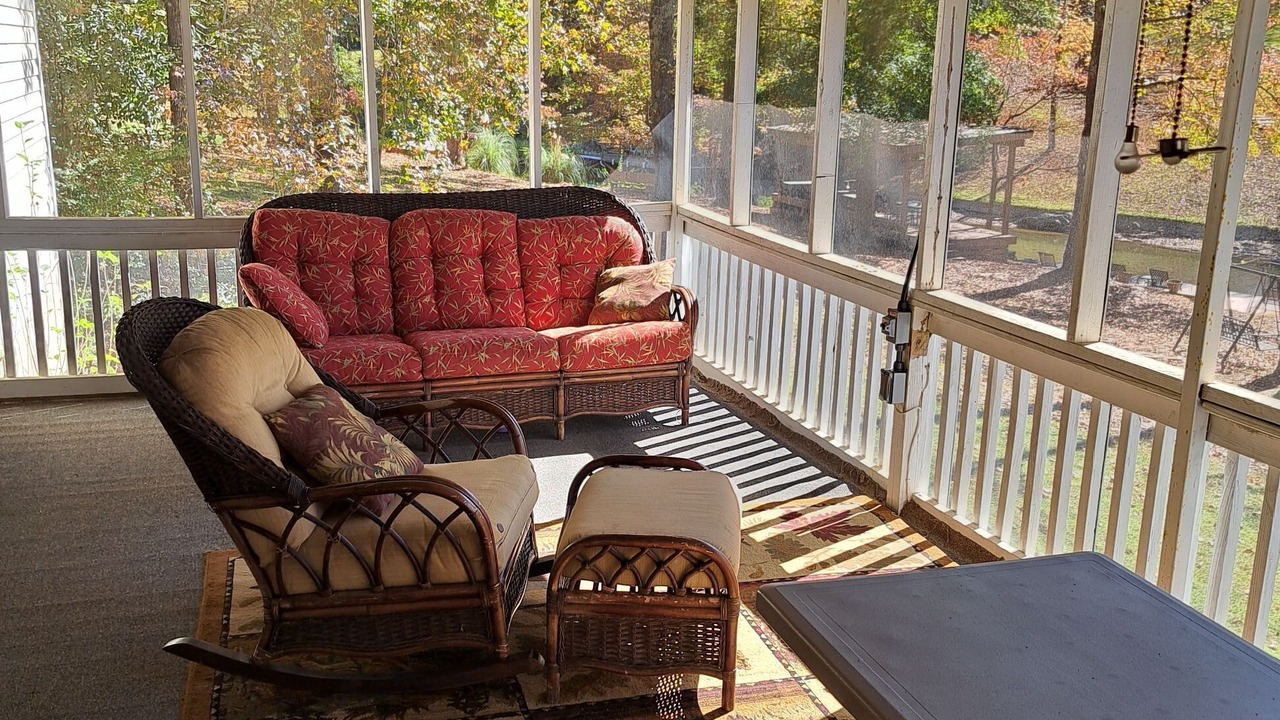 Photo of Livingroom in Wedowee