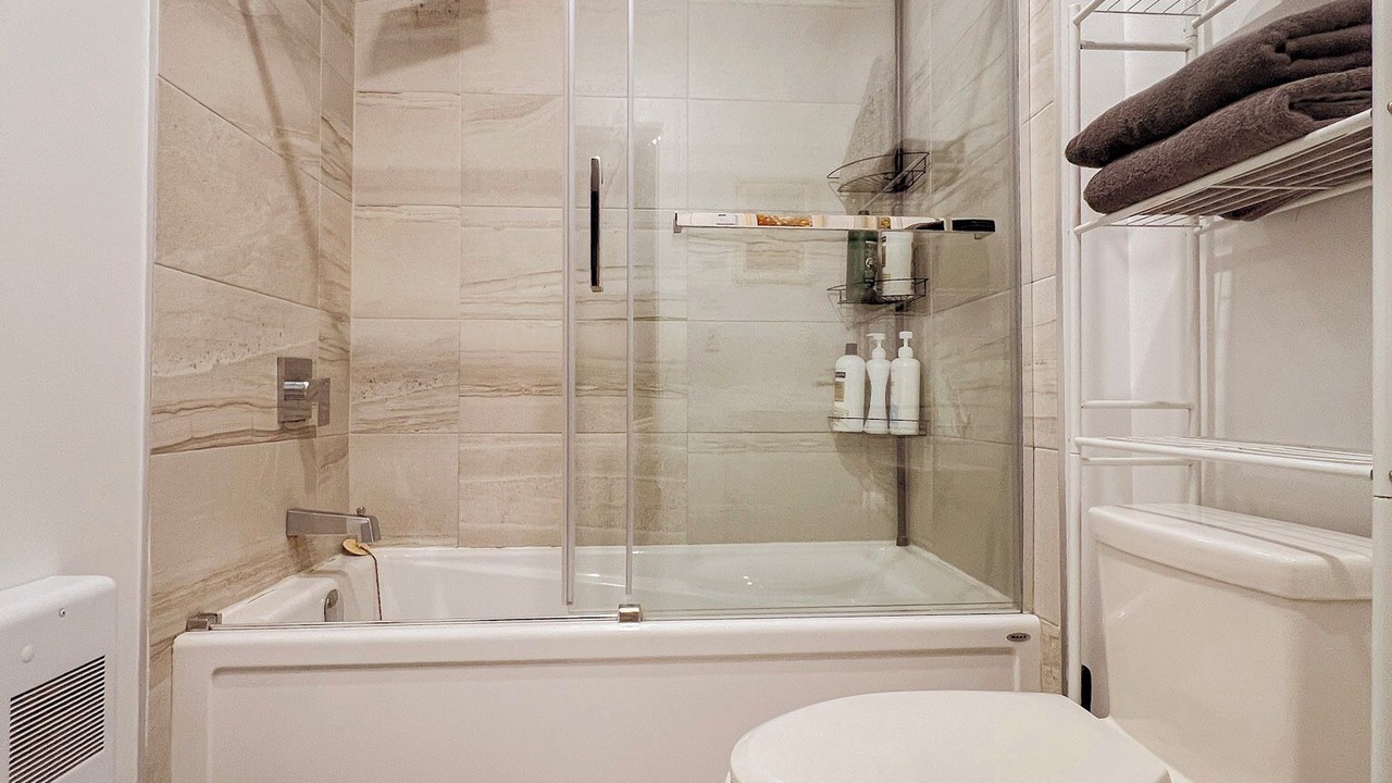 Photo of Bathroom in Cote-Des-Neiges—Notre-Dame-De-Grace